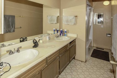 5734 EGLINTON STREET, Burnaby South