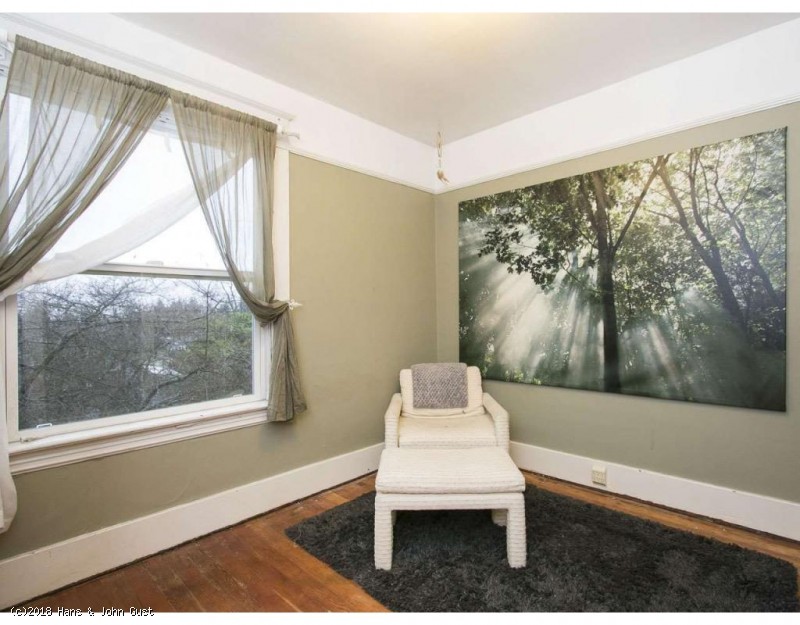 600 QUEENSBURY AVENUE, North Vancouver, BC