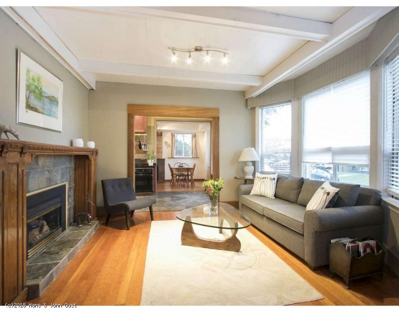 600 QUEENSBURY AVENUE, North Vancouver, BC