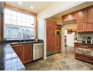 600 QUEENSBURY AVENUE, North Vancouver, BC